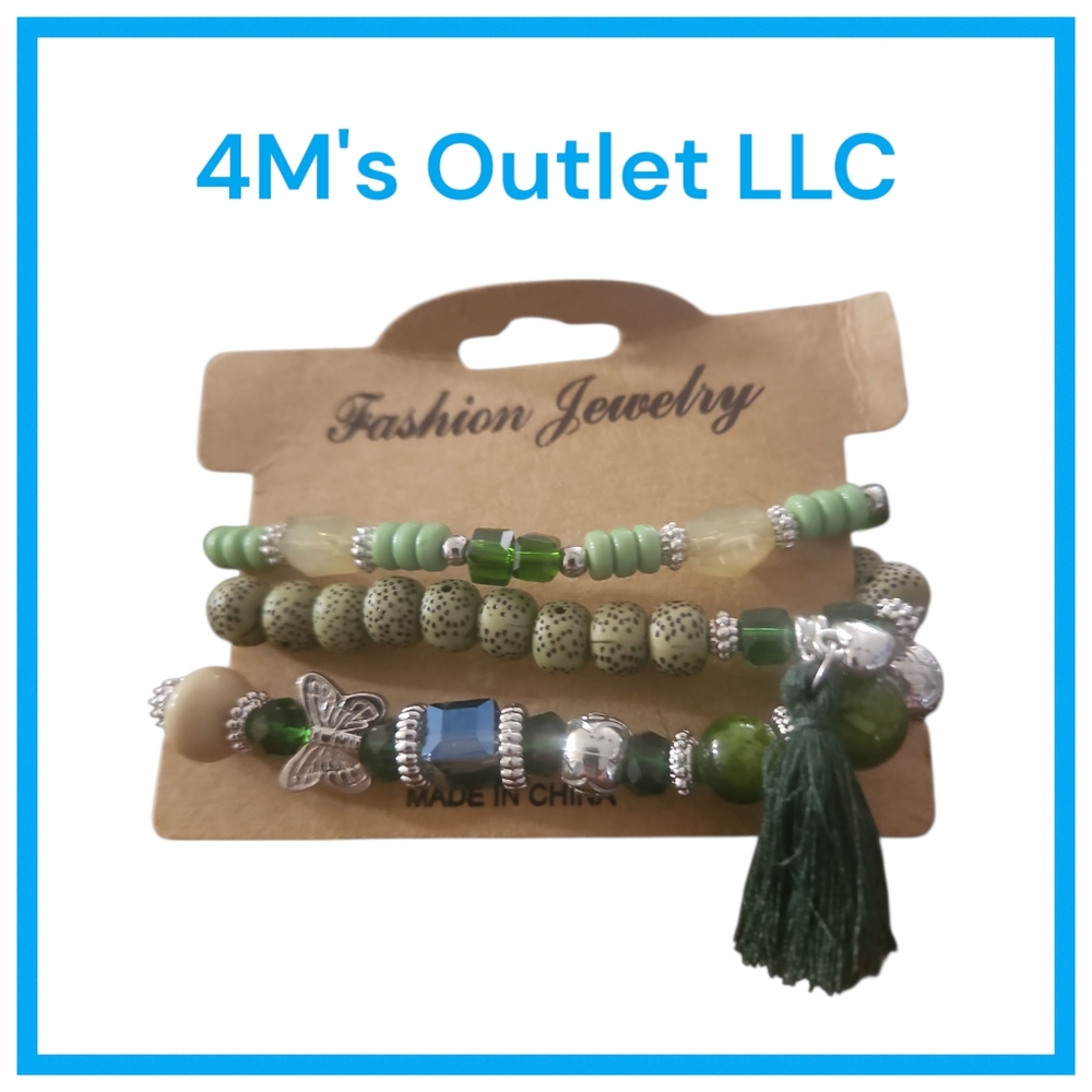 Source Unknown Green and Silver Beaded Bracelet Set